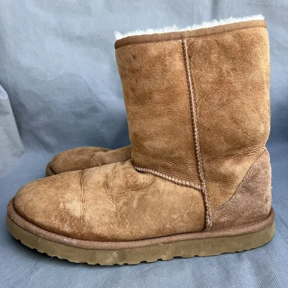 UGG Australia Size 10 Brown Chestnut Boots Shoes Pull On Shearling Style