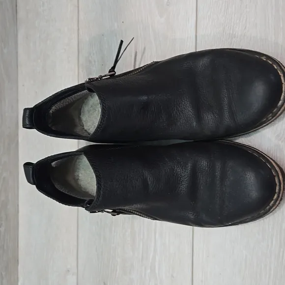 Ugg Australia Women Clementine Black Leather Ankle Boots with Zipper Shoes Sz 7