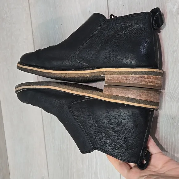 Ugg Australia Women Clementine Black Leather Ankle Boots with Zipper Shoes Sz 7
