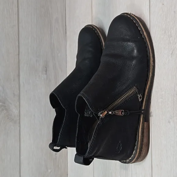 Ugg Australia Women Clementine Black Leather Ankle Boots with Zipper Shoes Sz 7