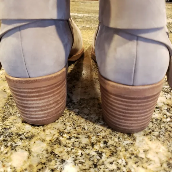 Ugg Boots Elora Size 9