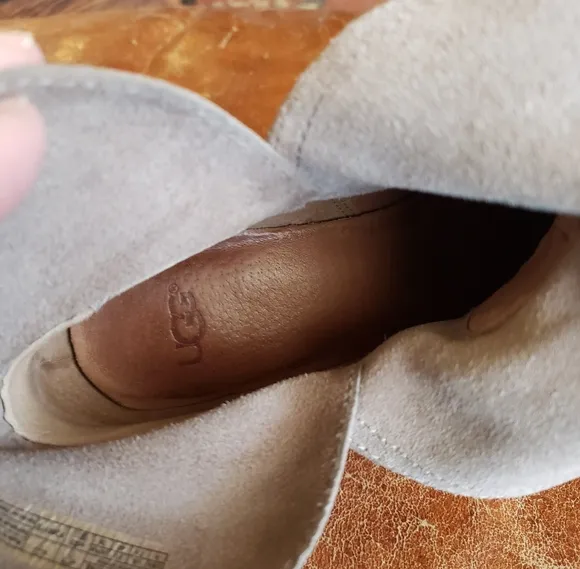 Ugg Boots Elora Size 9