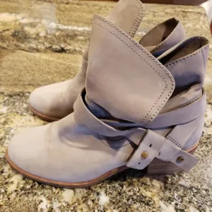 Ugg Boots Elora Size 9