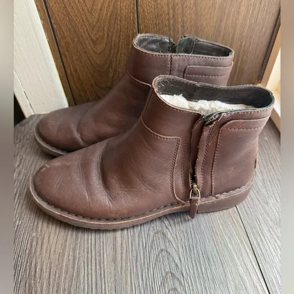 UGG Brown Leather Ankle Boots size 8