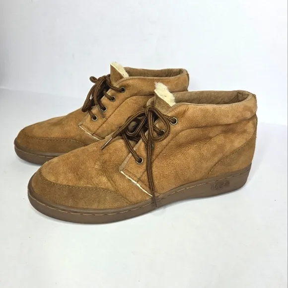 Ugg Chestnut Sheepskin Lace Up Boot Shoes Unisex Men's 9 or Women's Size 10