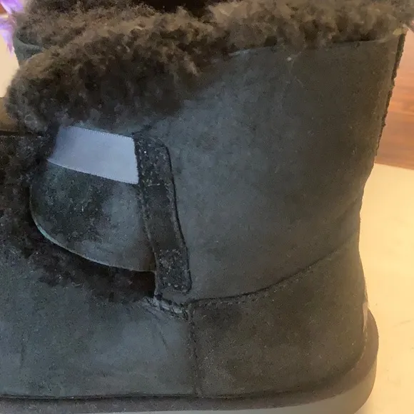 UGG GITA KIDS SHOES.