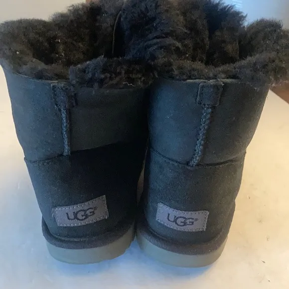 UGG GITA KIDS SHOES.
