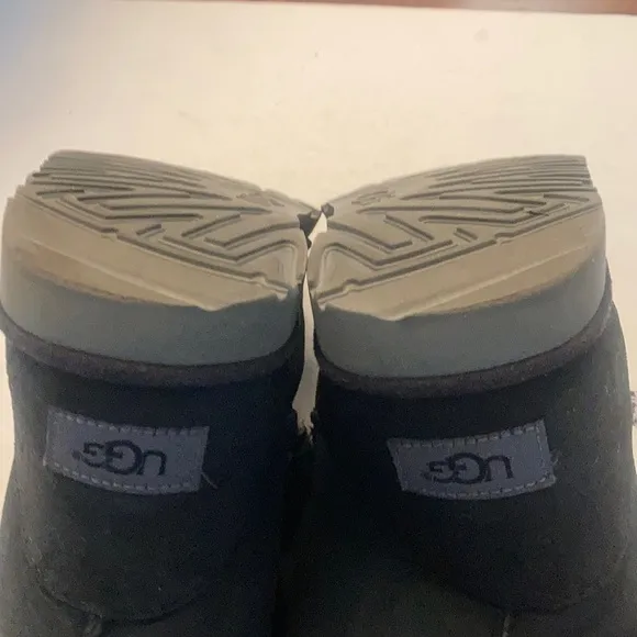 UGG GITA KIDS SHOES.