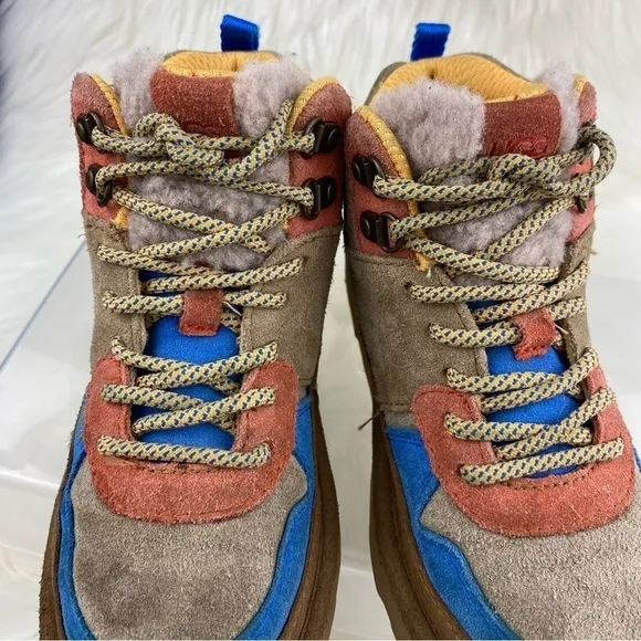 UGG HIGHLAND HI HERITAGE UNYSEX-CHILD SUEDE SHOES SIZE 1