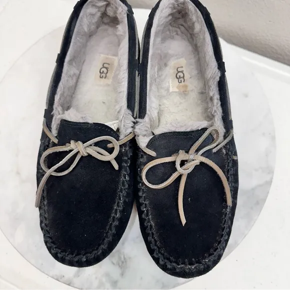 UGG Mens Size 9 Black Moccasin Shoes Olsen Suede Shearling Lined Lace De…