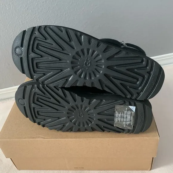 UGG MINI FLORENCE BOOT