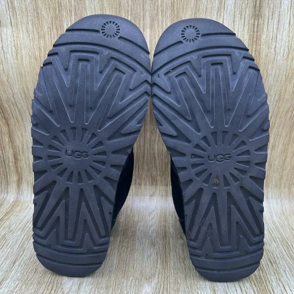 UGG Neumel Men's‎ Size 10 Black Suede Shearling Ankle Chukka Boots Shoes 3236