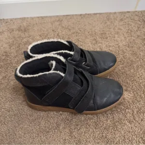 Ugg shoes size 3 kids black