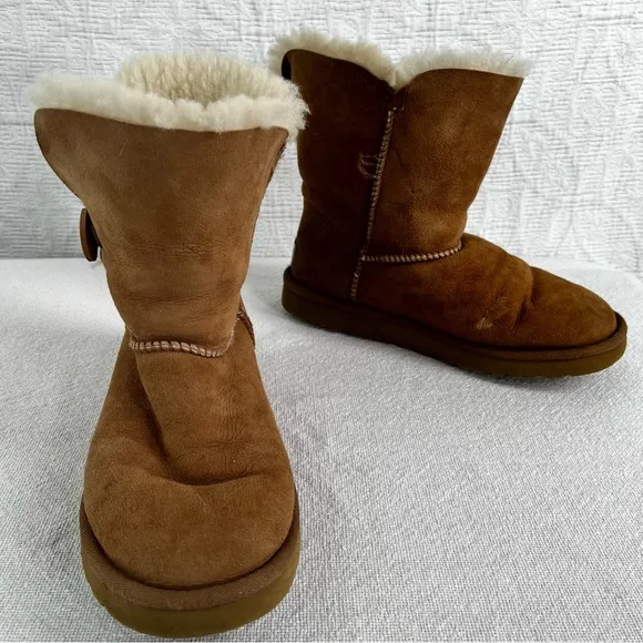 Ugg Short Boots Womens 8 Tan Shearling Wool Booties Button Roll Down Pull On