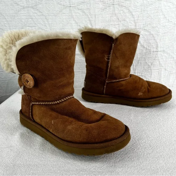 Ugg Short Boots Womens 8 Tan Shearling Wool Booties Button Roll Down Pull On