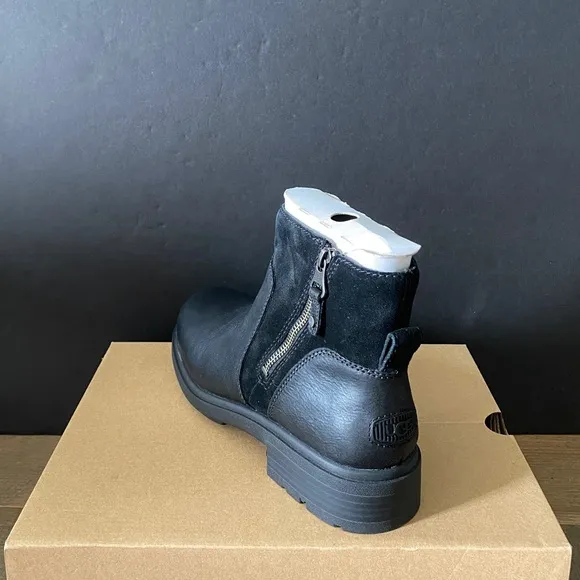 UGG Women's Black Harrison Leather Zip Short Ankle Boots Bootie Shoes Flats NEW