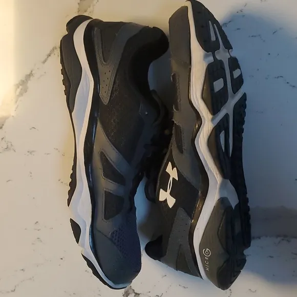 Under Armour Micro G Men's Black Running Shoes - Size 9.5