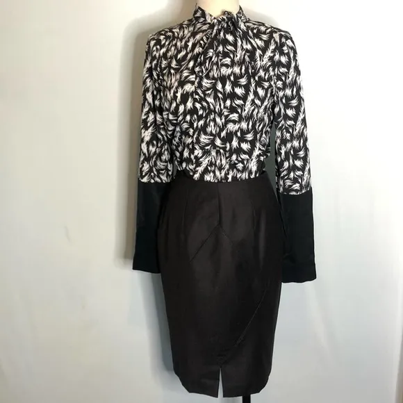 Valentino Cashmere Brown Pencil  Skirt  Size 6