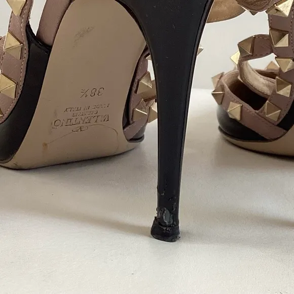 Valentino Garavani Rockstud Black/ Tan Ankle Straps Heels SZ 8.5/38.5