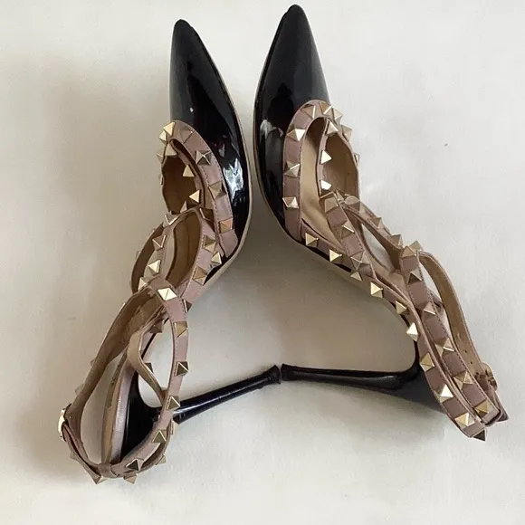 Valentino Garavani Rockstud Black/ Tan Ankle Straps Heels SZ 8.5/38.5