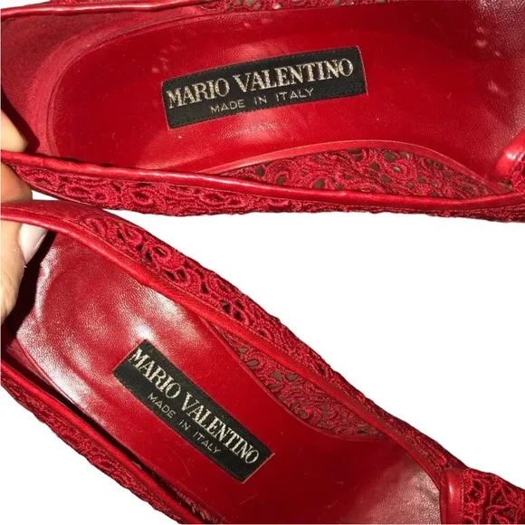 Valentino ITALY vintage FALL red laser cut out removable bow clip pumps 7