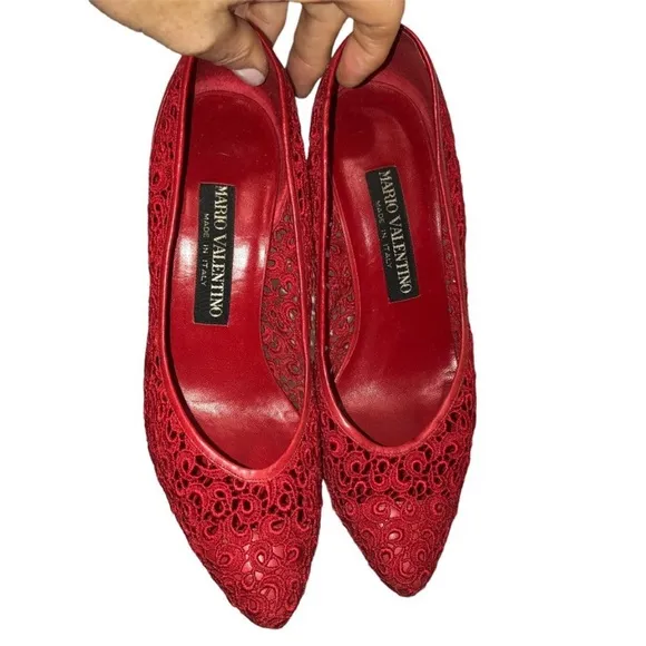 Valentino ITALY vintage FALL red laser cut out removable bow clip pumps 7