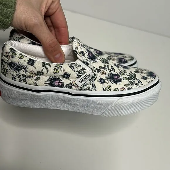 Vans Classic Slip On Shoes (paradise floral true white/true white) NWOB