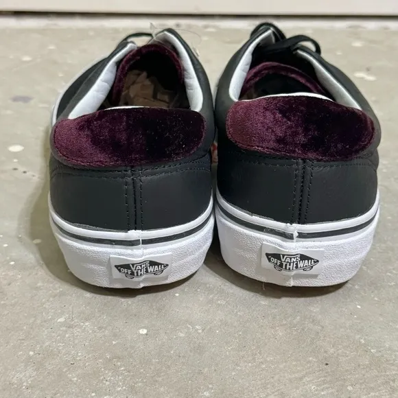 Vans Era Velvet Leather Low Top Sneaker Size 13 Men