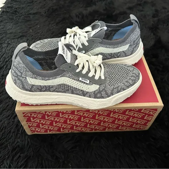 VANS Ultrarange gray lace up shoes sneakers women’s 9 / men’s 7.5 new