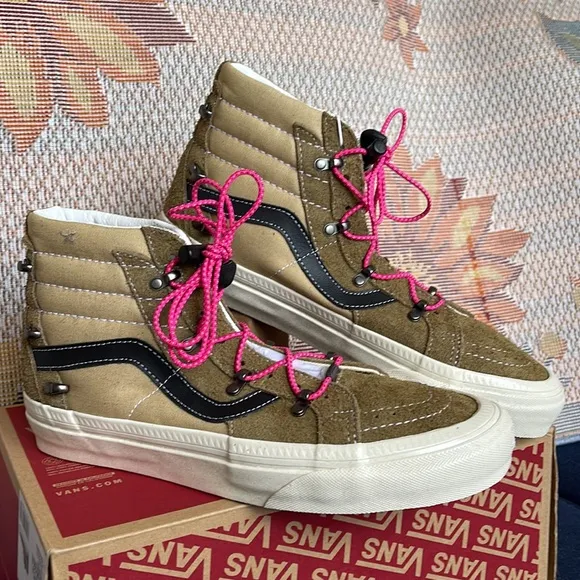 Vans WMNS Sk8-Hi Echo Dx(Hairy Suede) Butternut/TVNOA7Q50B75Sneakers
