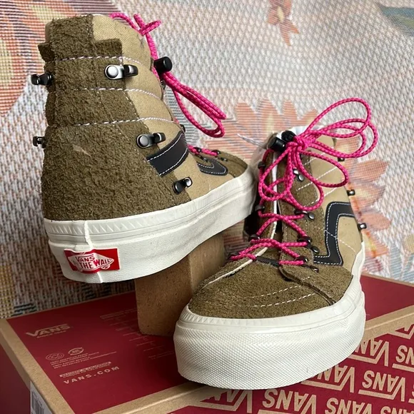 Vans WMNS Sk8-Hi Echo Dx(Hairy Suede) Butternut/TVNOA7Q50B75Sneakers