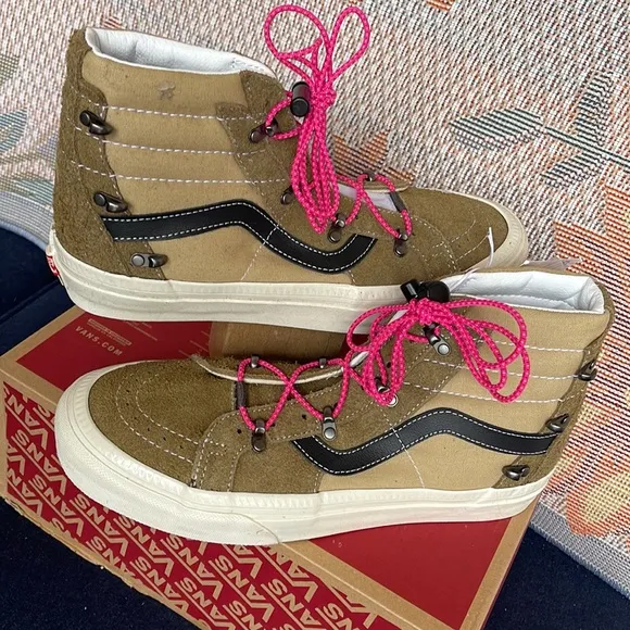 Vans WMNS Sk8-Hi Echo Dx(Hairy Suede) Butternut/TVNOA7Q50B75Sneakers