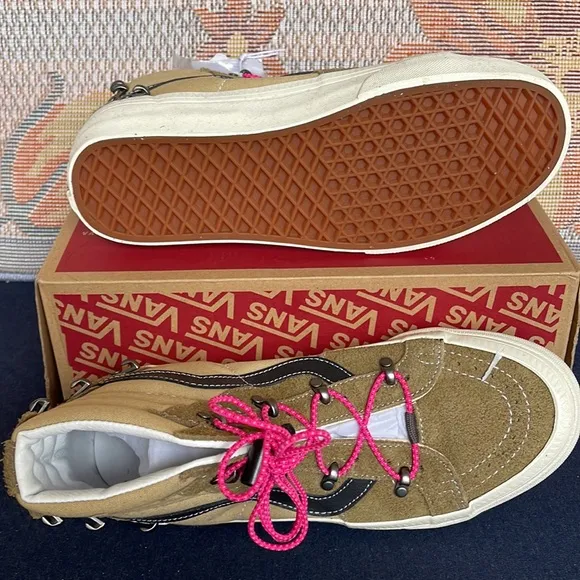 Vans WMNS Sk8-Hi Echo Dx(Hairy Suede) Butternut/TVNOA7Q50B75Sneakers