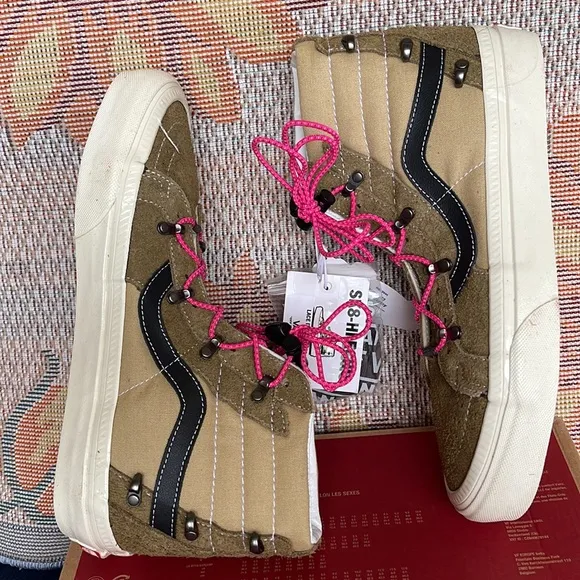 Vans WMNS Sk8-Hi Echo Dx(Hairy Suede) Butternut/TVNOA7Q50B75Sneakers