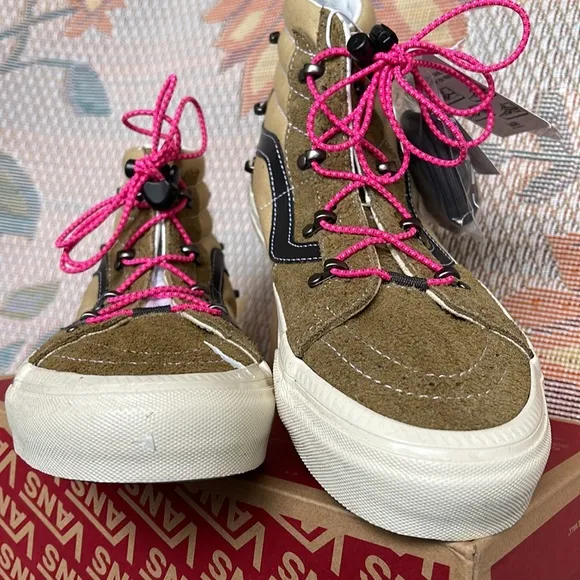 Vans WMNS Sk8-Hi Echo Dx(Hairy Suede) Butternut/TVNOA7Q50B75Sneakers