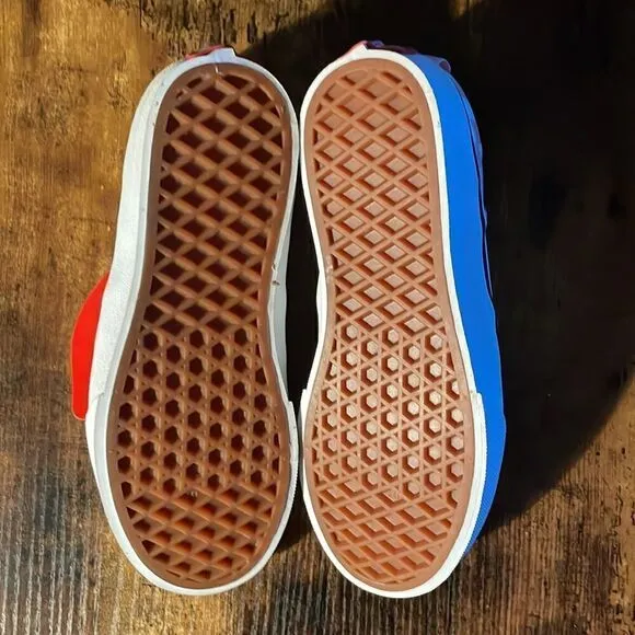 VANS Checkerboard Girls Classic Slip-On Girls Salmon &amp; White Shoes size 2 MWT
