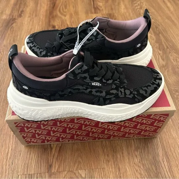 VANS Ultrarange VR3 Cush black lace up shoes sneakers women’s 7.5 new