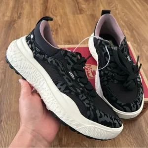 VANS Ultrarange VR3 Cush black lace up shoes sneakers women’s 7.5 new