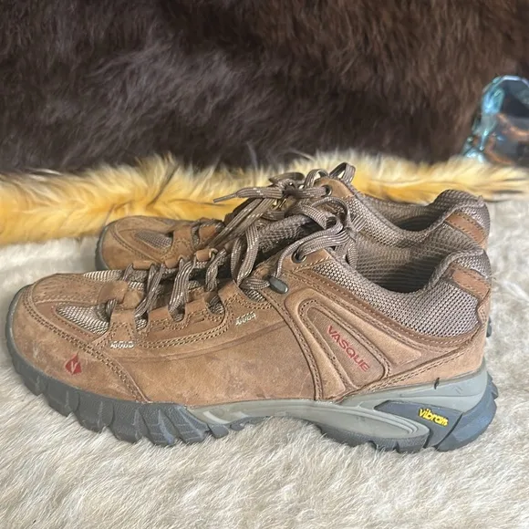 Vasque shoes 8.5 (7007)