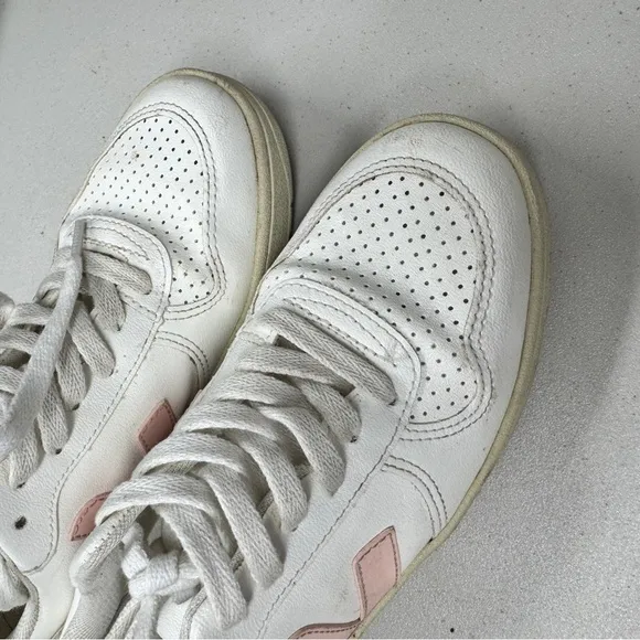 Veja V-10 White Pink Leather Sneakers Kids Girls 4 Casual Lace Up Shoes EU 35