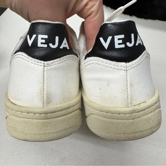 Veja V-10 White Pink Leather Sneakers Kids Girls 4 Casual Lace Up Shoes EU 35