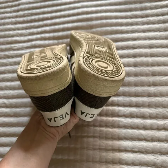 Veja V-12 Hunter Green Shoes