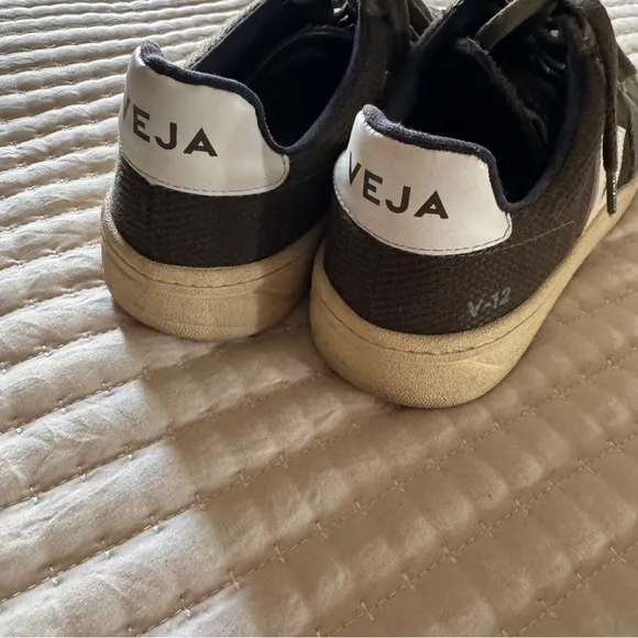 Veja V-12 Hunter Green Shoes