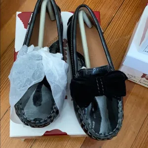 Venettini Denise Black  patent leather with bow. size EU 24