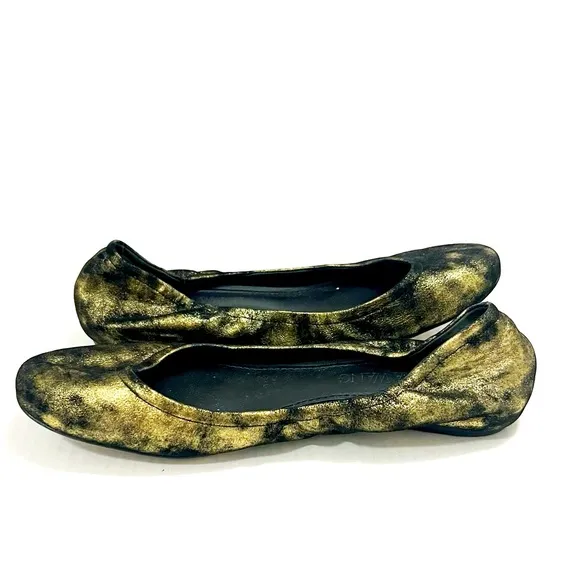 VERA WANG black / gold leather ballet flats shoes Size 8/5 M