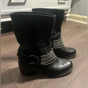 Vera Wang Black Leather Natasha Chain Embellished Motorcycle Boots