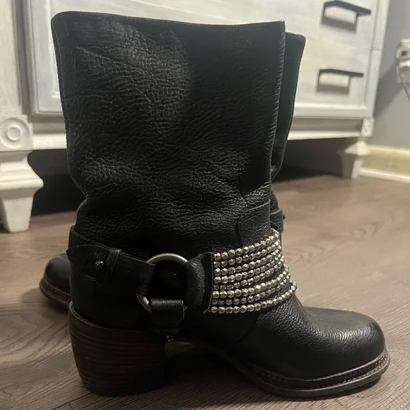Vera Wang Black Leather Natasha Chain Embellished Motorcycle Boots