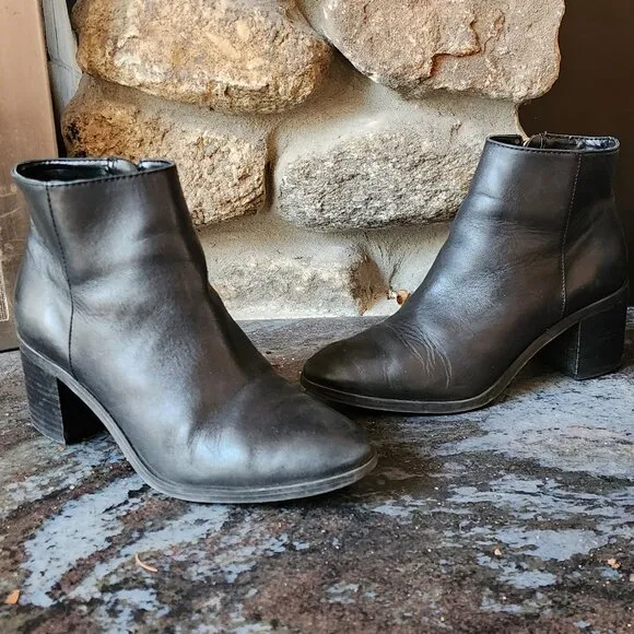 Vince Camuto Black Gaviren Ankle Boots Size 6.5