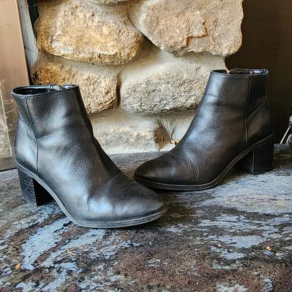 Vince Camuto Black Gaviren Ankle Boots Size 6.5