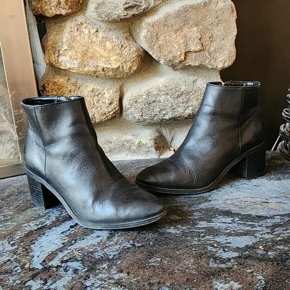Vince Camuto Black Gaviren Ankle Boots Size 6.5